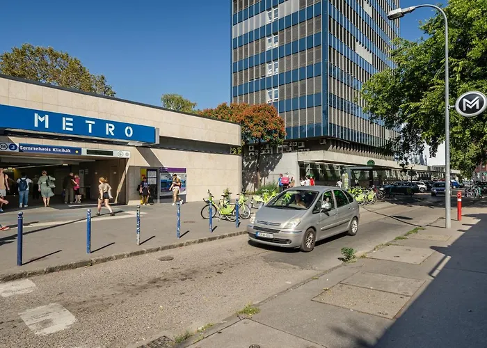 Iris Indigo Budapest