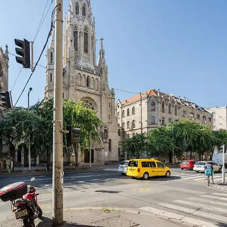 Iris Indigo * Budapest