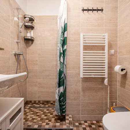 Iris Indigo Apartment *