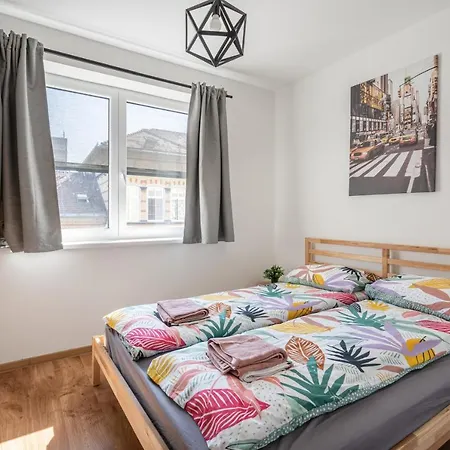 Iris Indigo Apartment