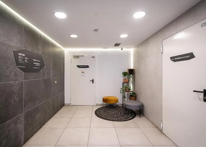 Iris Indigo Apartment